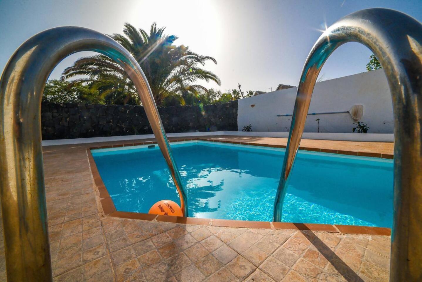Willa Agradable Y Familiar Con Piscina Casa Inima Playa Blanca  Zewnętrze zdjęcie